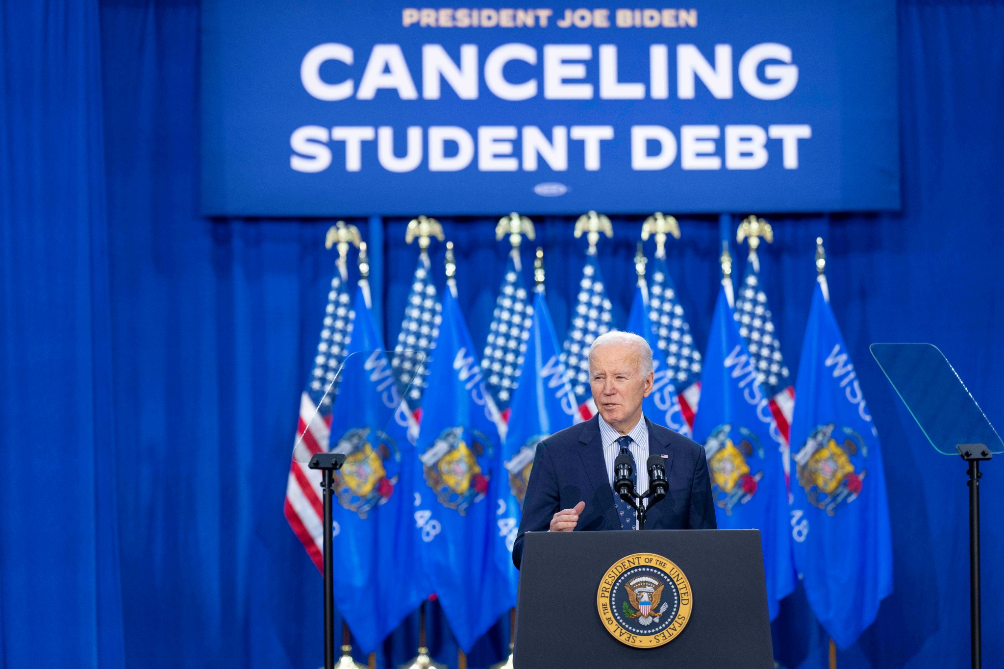 AFSCME members support President Biden’s new student debt relief plans
