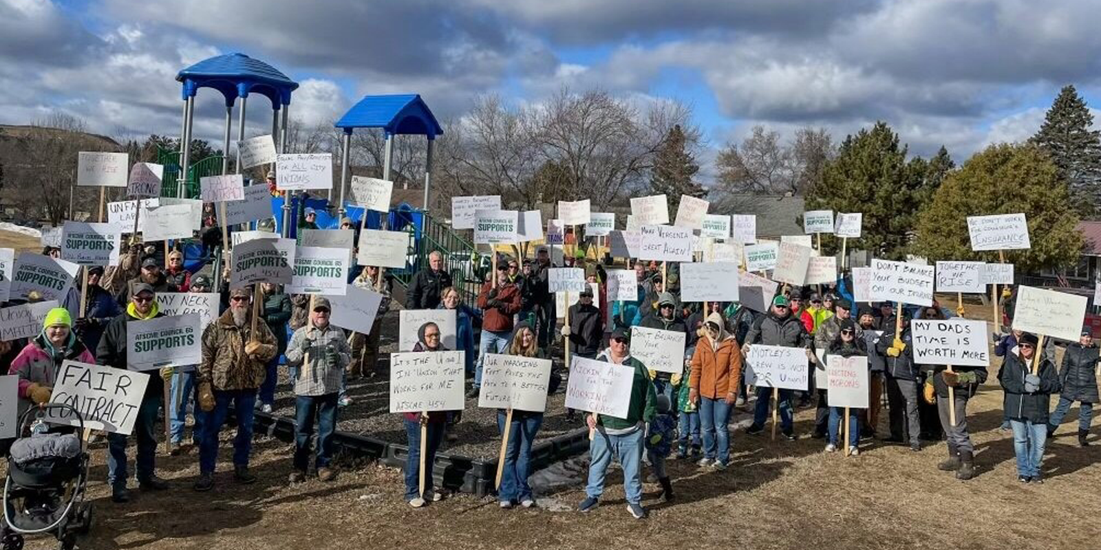 Workers strike after Minnesota city rescinds contract offer at the last minute 