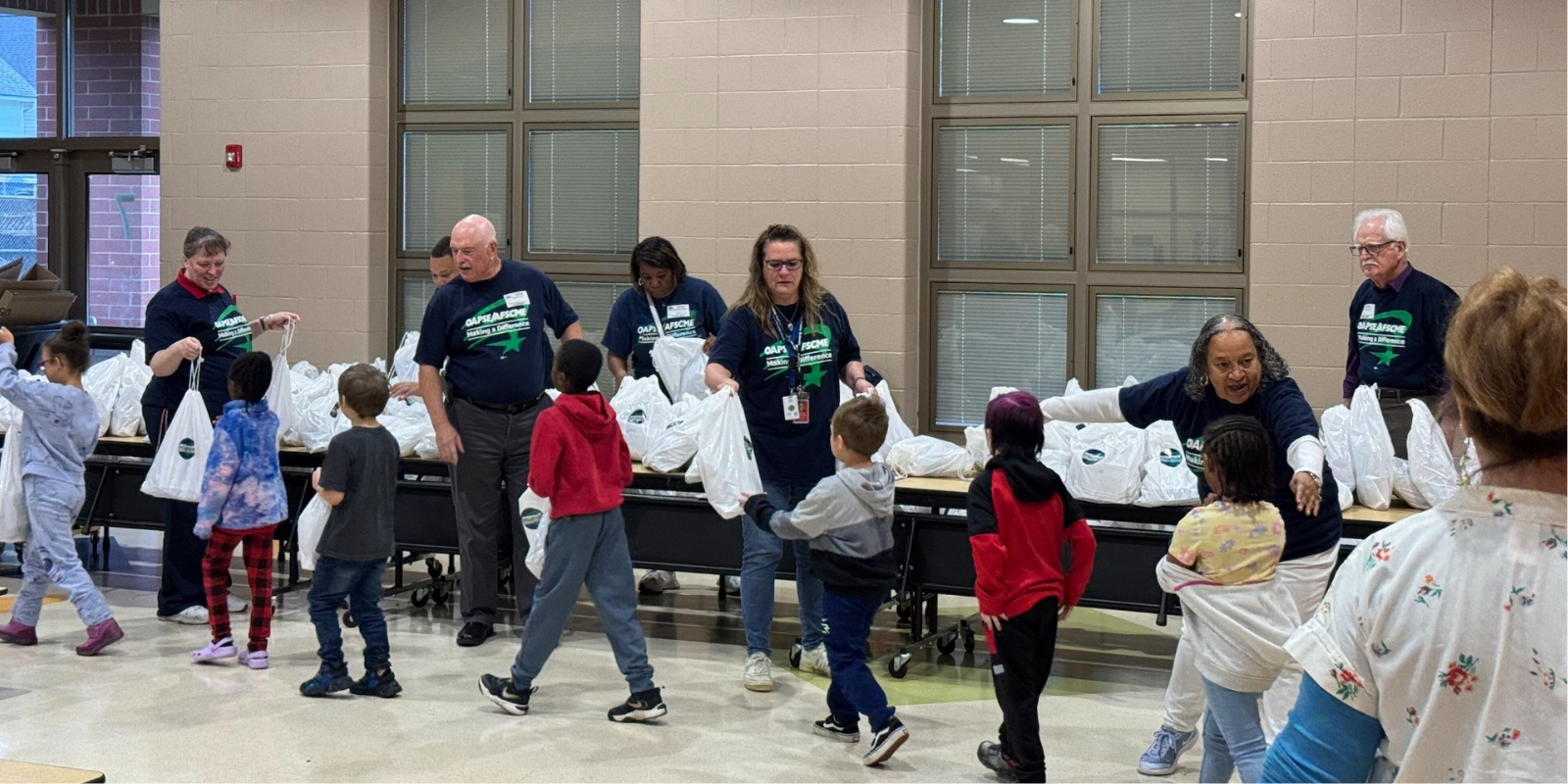 OAPSE members fight hunger in Akron Public Schools 