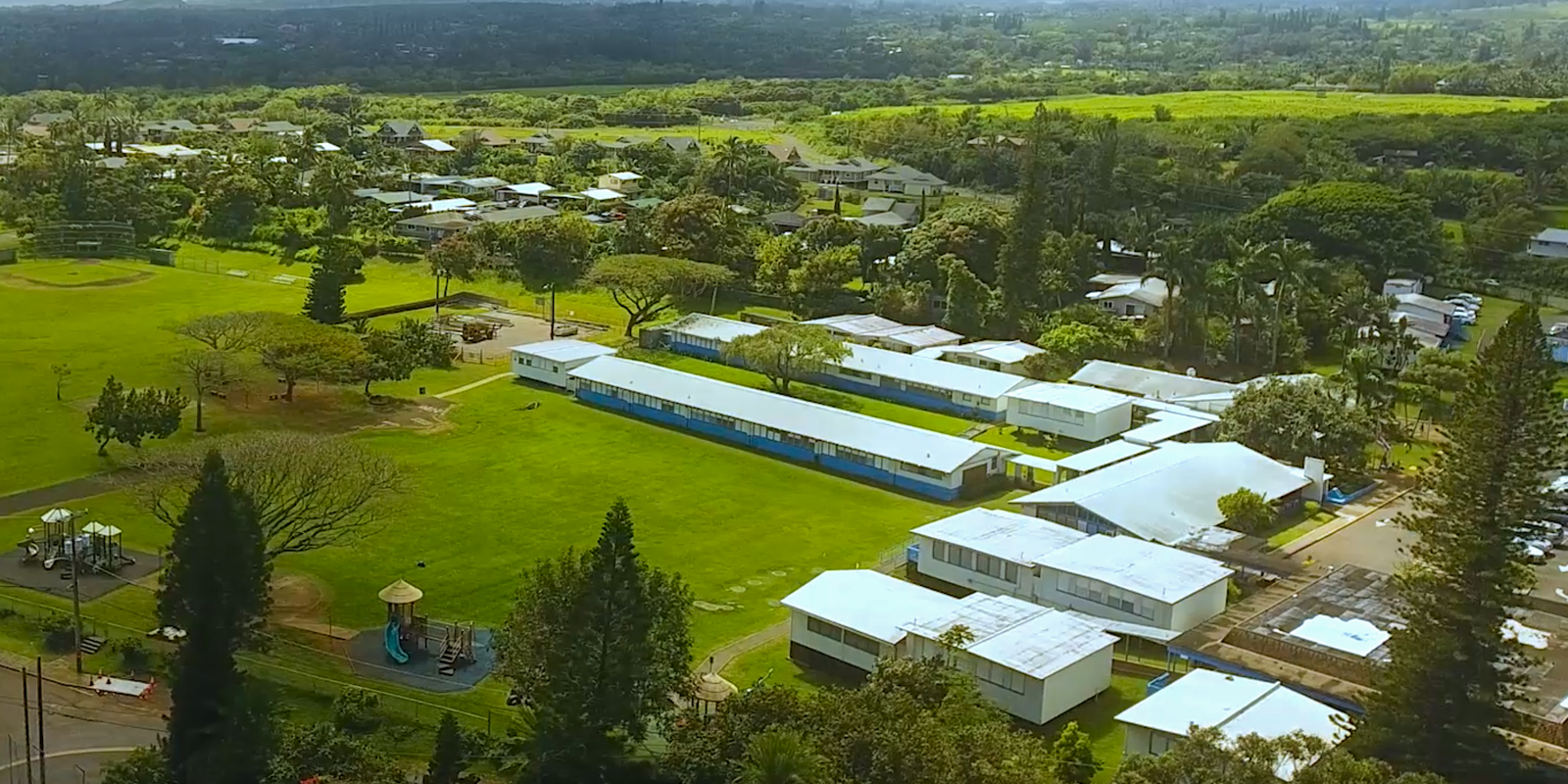 Never Quit winner is office assistant who helps keep Hawaii school ‘community oriented’