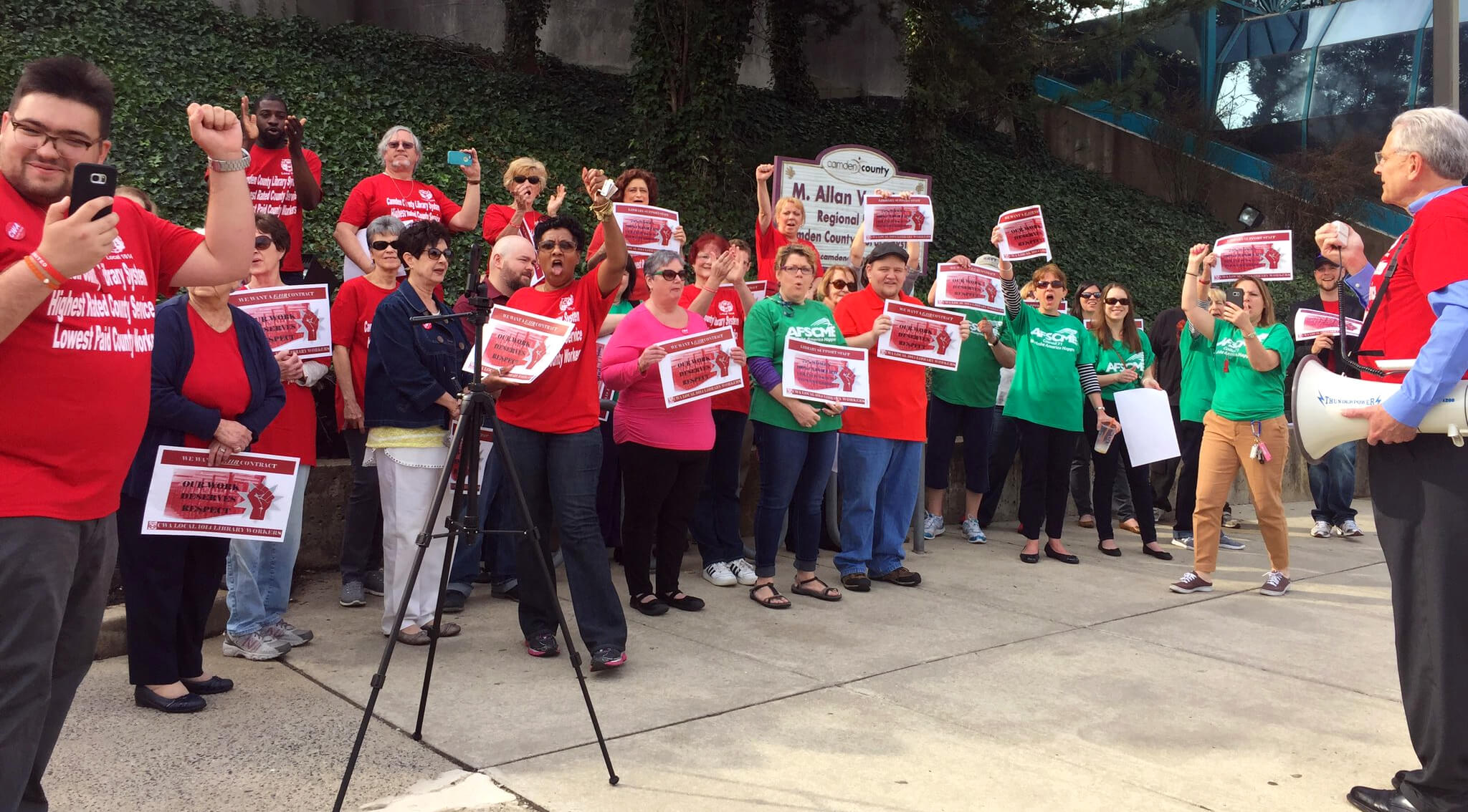 Camden County Librarians Get Active for a Contract 