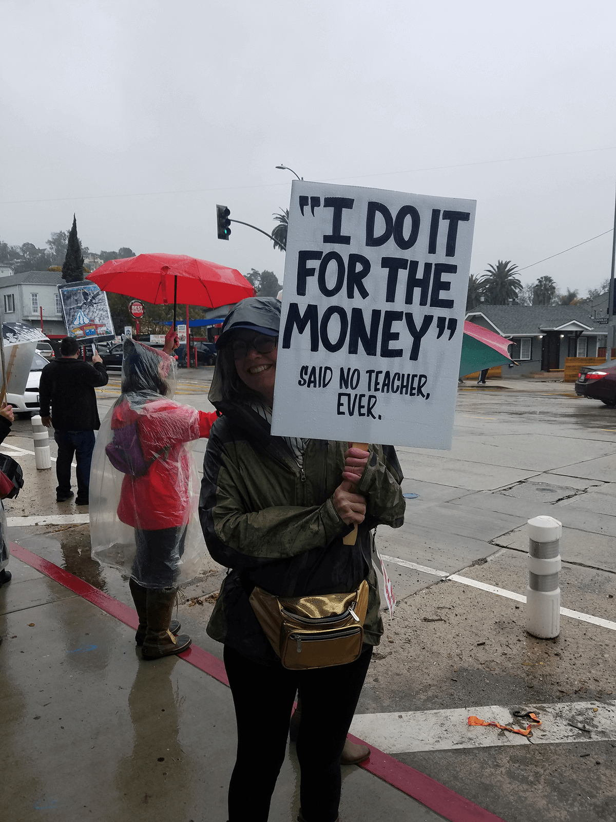 AFSCME Members Join CA Teachers on Picket Line