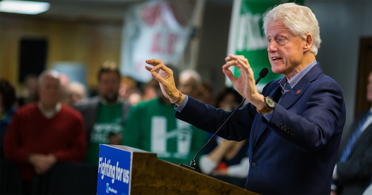 AFSCME Volunteers Rally with Bill Clinton in Iowa