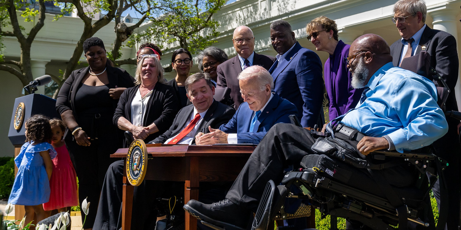 Orden ejecutiva de Biden un ‘gran hito’ para resolver la crisis que enfrentan los proveedores