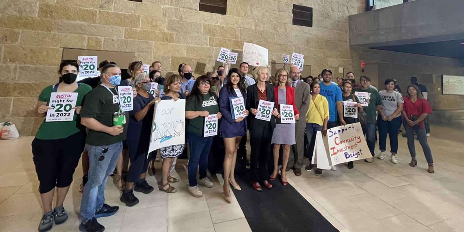 Miembros de AFSCME en Austin consiguen salario mínimo de $20 la hora