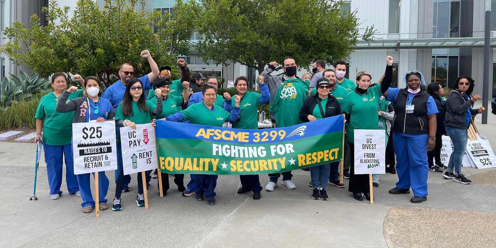 Trabajadores de la Universidad de California protestan escasez de personal, bajos salarios